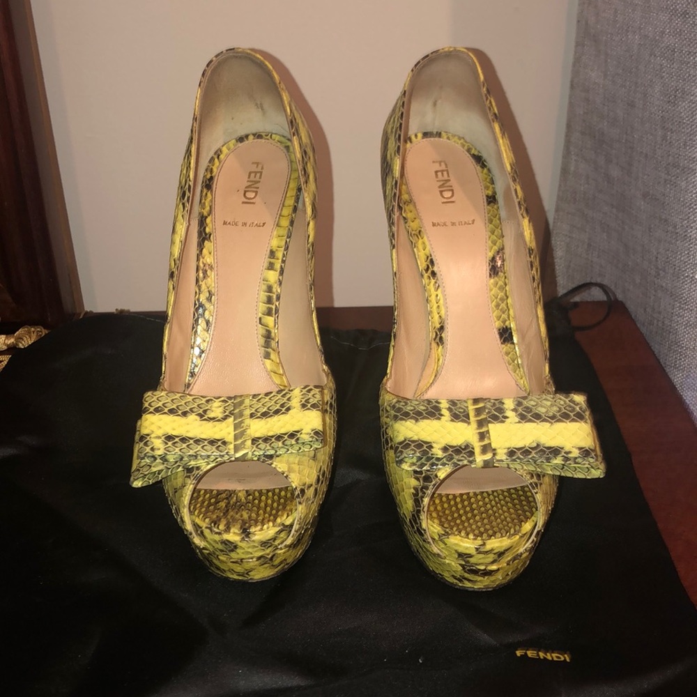 Fendi python peep-toe heels - Picture 5 of 5